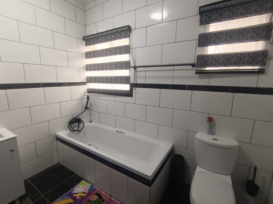 4 Bedroom Property for Sale in Hadison Park Northern Cape